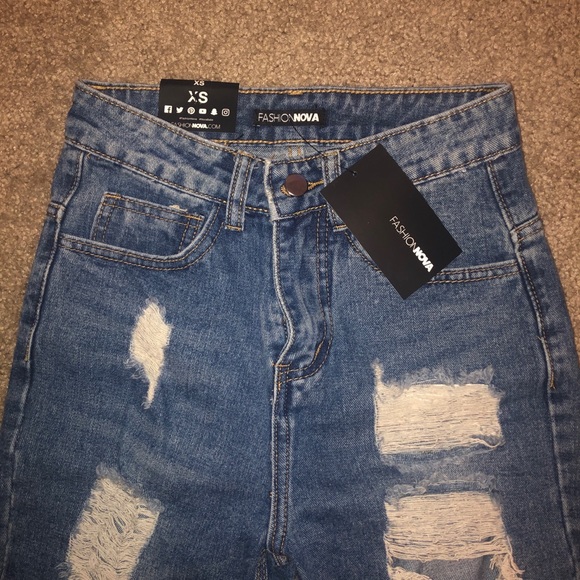 Fashion Nova Boyfriend Jeans - Picture 2 of 3